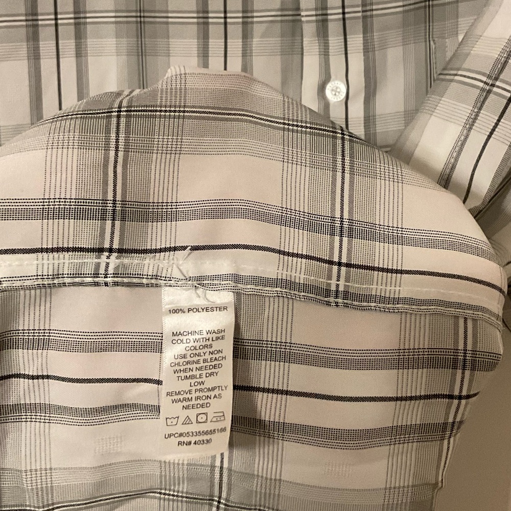 Men’s- 2XLT Short sleeve button up shirt. Gray and white plaid. - Picture 4 of 5